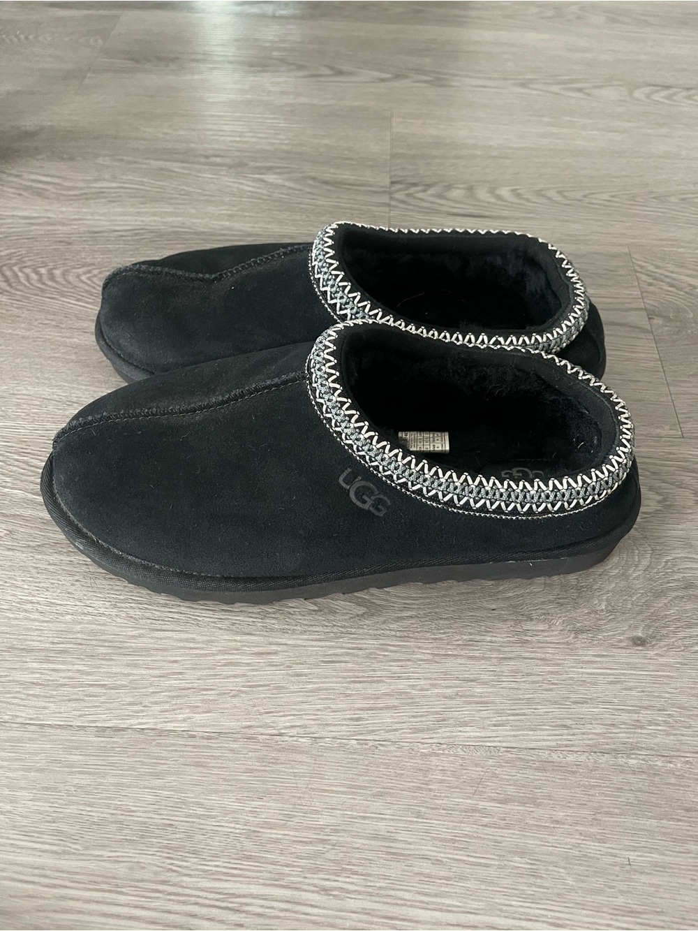 UGG Tasman Black Slip-On Women's Slippers with Contrast Trim - Picture 4 of 8